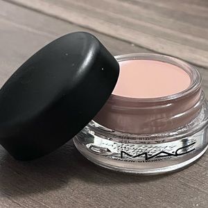 MAC Pro Longwear Paint Pot